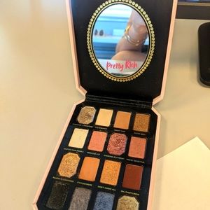 Too Faced pretty rich eye shadow palette
